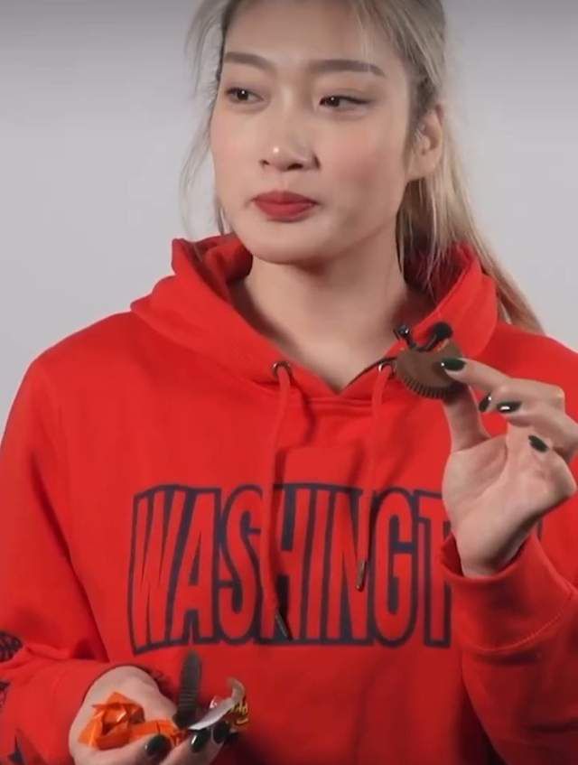 这几年，苏守道对苏若离格外照顾，甚至一手将她培养成了苏家高手团队的领军人物。